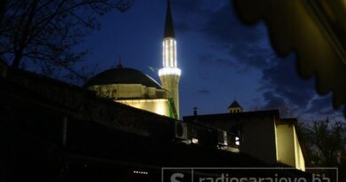Muslimani sutra obilježavaju najodabraniju noć u godini Muslimani sutra obilježavaju najodabraniju noć u godini